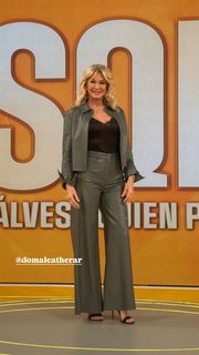 Yanina Latorre feet photo thumbnail