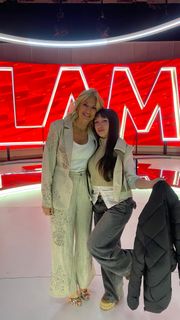 Yanina Latorre feet photo thumbnail