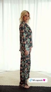 Yanina Latorre feet photo thumbnail