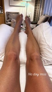 Yanina Latorre feet photo thumbnail