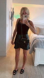 Yanina Latorre feet photo thumbnail