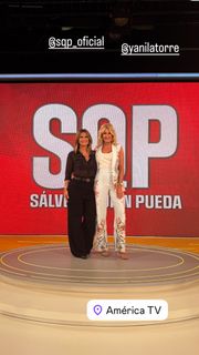 Yanina Latorre feet photo thumbnail