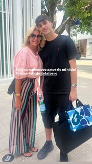 Yanina Latorre feet photo thumbnail