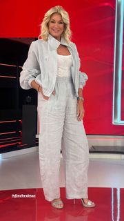 Yanina Latorre feet photo thumbnail