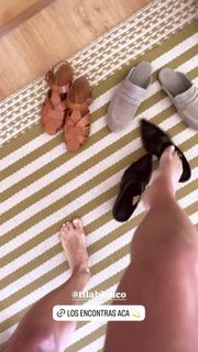 Yanina Latorre feet photo thumbnail