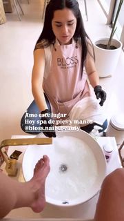 Yanina Latorre feet photo thumbnail