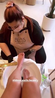 Yanina Latorre feet photo thumbnail