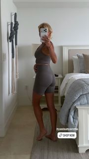 Yanina Latorre feet photo 3