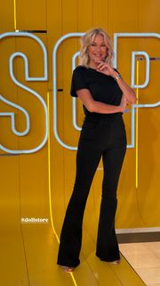 Yanina Latorre feet photo 1