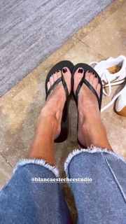 Yanina Latorre feet photo 1