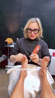 Yanina Latorre feet photo 1