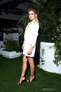 Yanina Studilina feet photo 1