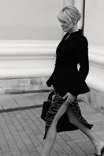 Yanina Studilina feet photo 9