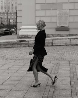 Yanina Studilina feet photo 8