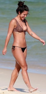 Yanna Lavigne feet photo 6