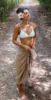 Yanna Lavigne feet photo 13