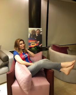Yara feet photo 10
