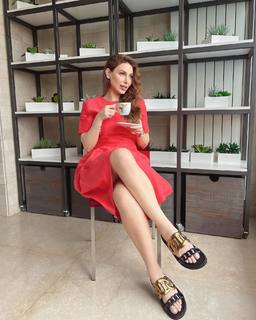 Yara feet photo 9