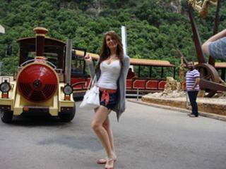 Yara Naoum feet photo 20