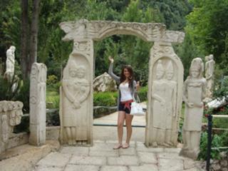 Yara Naoum feet photo 1