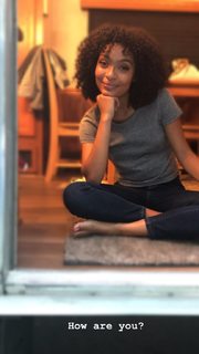Yara Shahidi feet photo thumbnail