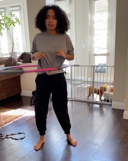 Yara Shahidi feet photo thumbnail