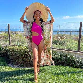 Yara Shahidi feet photo thumbnail