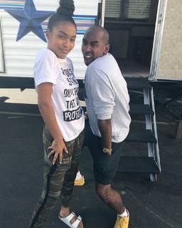 Yara Shahidi feet photo thumbnail