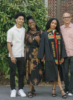 Yara Shahidi feet photo thumbnail