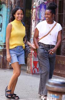 Yara Shahidi feet photo thumbnail