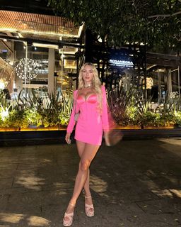Yara Zaya feet photo 2