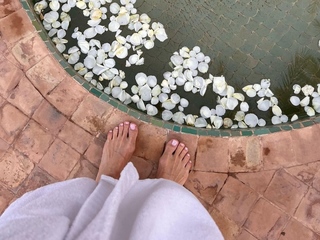 Yasemin Ergene feet photo 9