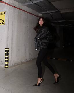 Yasemin Ergene feet photo 15