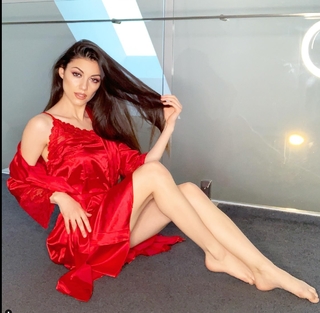 Yasemin Islek feet photo 6