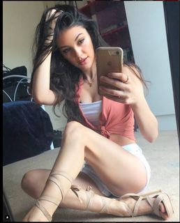 Yasemin Islek feet photo 8