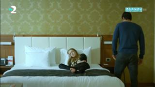 Yasemin Kay Allen feet photo 15
