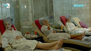 Yasemin Kay Allen feet photo 12