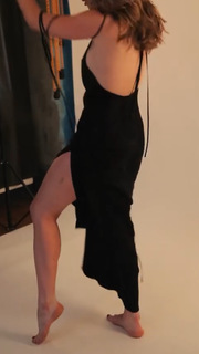 Yasemin Kay Allen feet photo 19