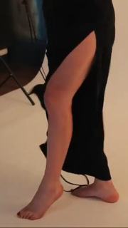 Yasemin Kay Allen feet photo 17