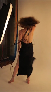 Yasemin Kay Allen feet photo 13