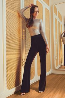 Yasemin Kay Allen feet photo 12