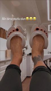 Yasemin Yuruk feet photo 13
