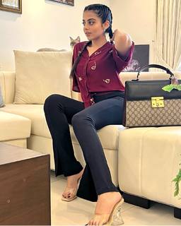 Yashma Gill feet photo 8