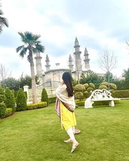 Yashma Gill feet photo 3