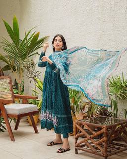 Yashma Gill feet photo 17