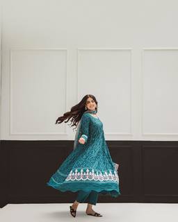 Yashma Gill feet photo 14