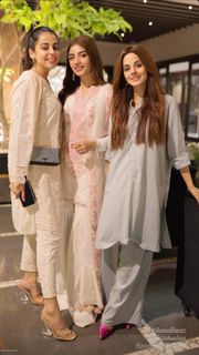 Yashma Gill feet photo 9