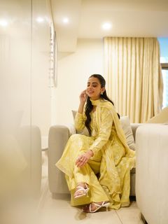 Yashma Gill feet photo 5