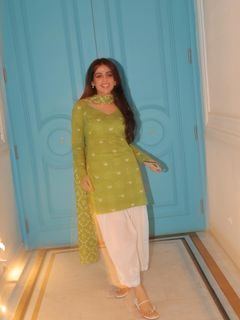 Yashma Gill feet photo 10
