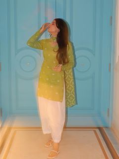 Yashma Gill feet photo 9